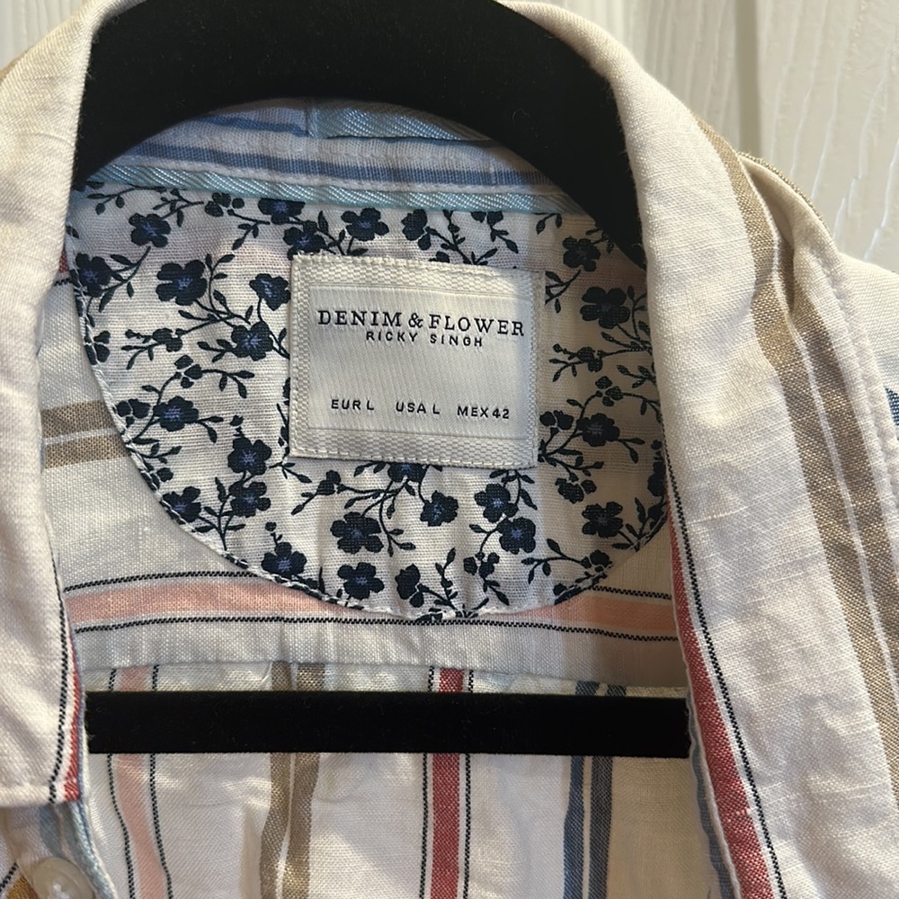 Denim & Flower - Short Sleeve Button Down (Beach Vibes) - Picture 2 of 2